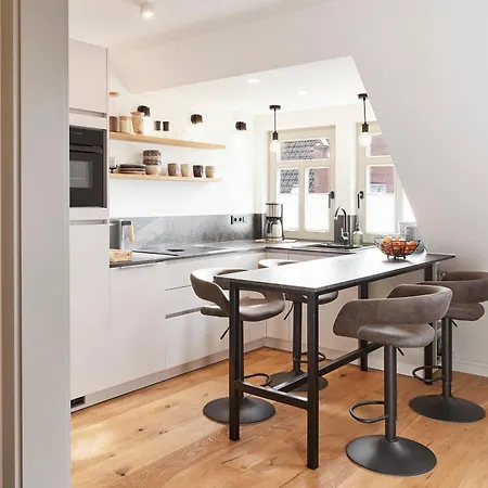 Апартаменты 6 *