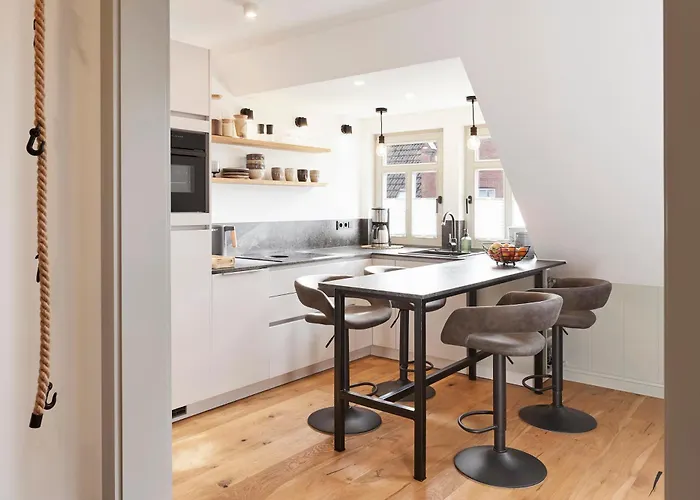 Апартаменты 6 *